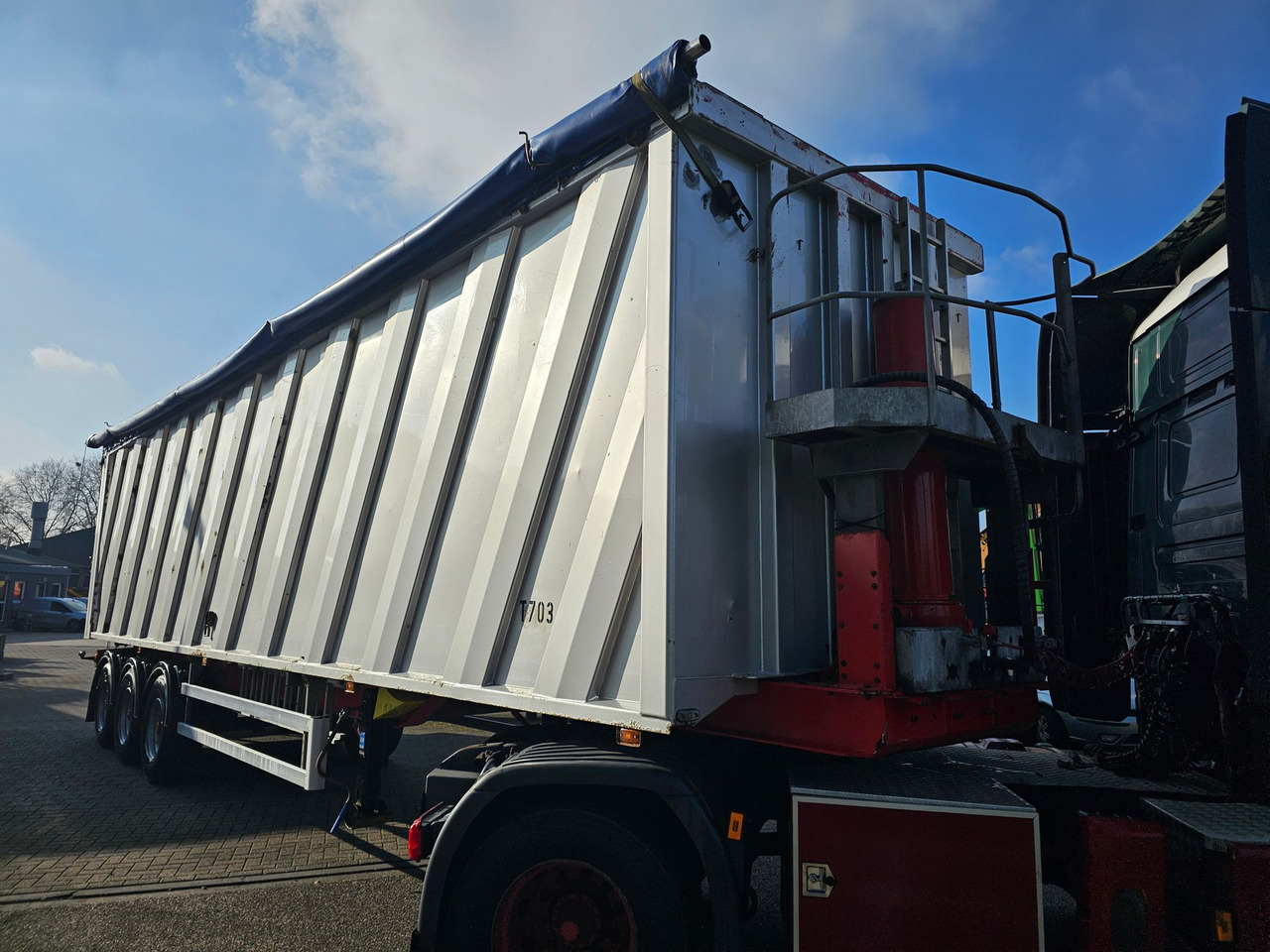 HK Trailer S42B Scraptipper 68 M3 - Puspiekabe pašizgāzējs: foto 3 HK Trailer S42B Scraptipper 68 M3 - Puspiekabe pašizgāzējs: foto 3