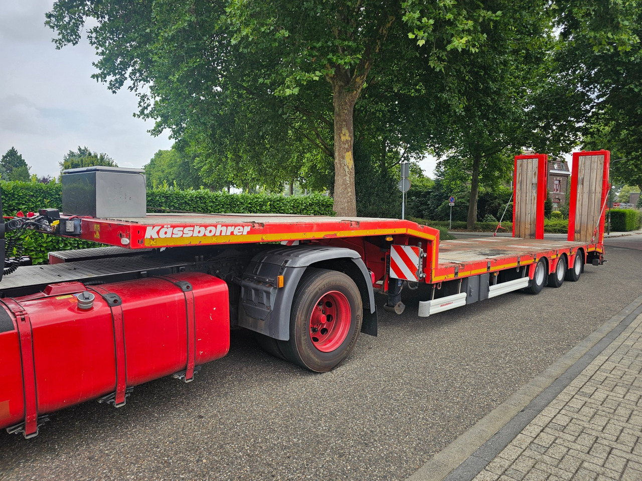 Kässbohrer LB3E With Hydraulic Flip Ramps - Puspiekabe zema profila platforma: foto 5 Kässbohrer LB3E With Hydraulic Flip Ramps - Puspiekabe zema profila platforma: foto 5