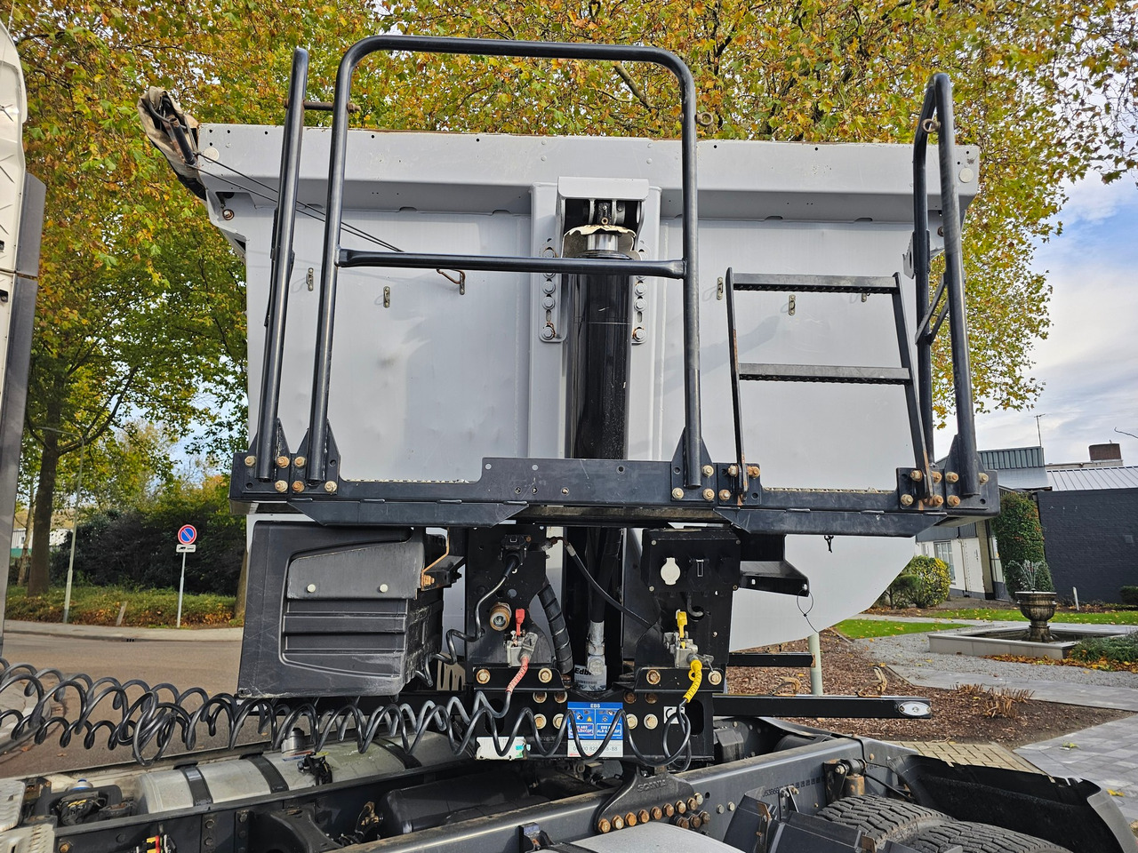 Kögel SKM24 - Puspiekabe pašizgāzējs: foto 5 Kögel SKM24 - Puspiekabe pašizgāzējs: foto 5