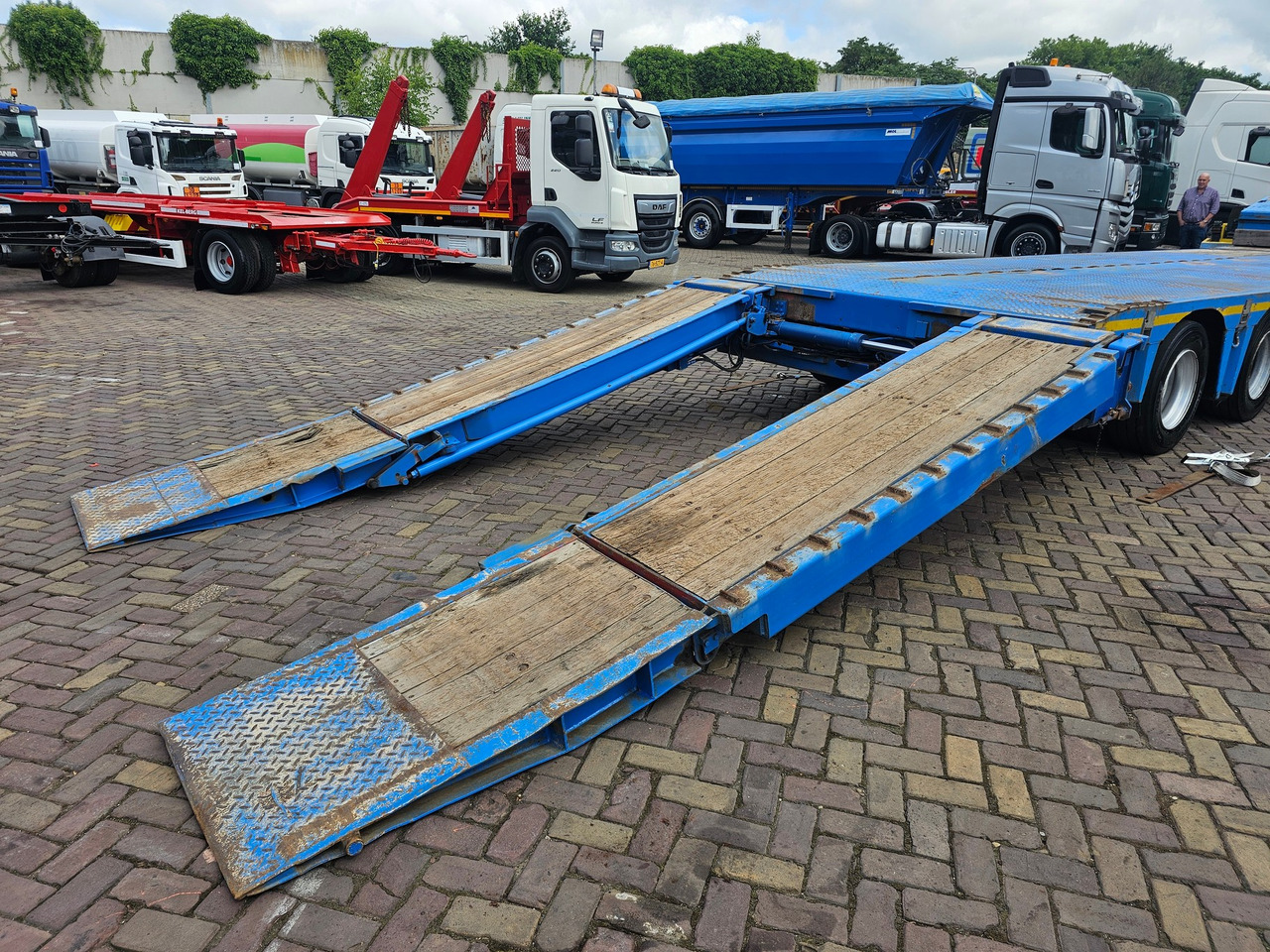 Puspiekabe zema profila platforma Nooteboom OSD-58-04V With Hydraulic Ramps: foto 16