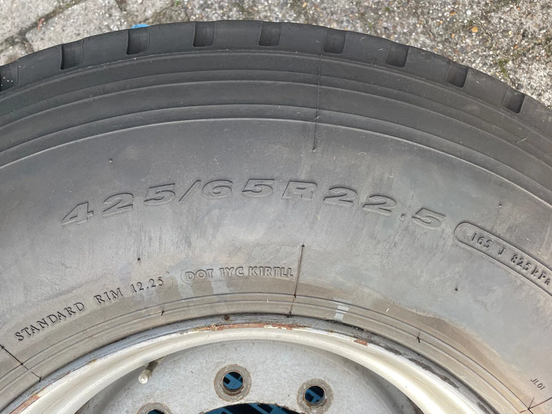 Hankook 425/65 R22,5 4 stuks LEAD - Riepa - Kravas automašīna: foto 2 Hankook 425/65 R22,5 4 stuks LEAD - Riepa - Kravas automašīna: foto 2