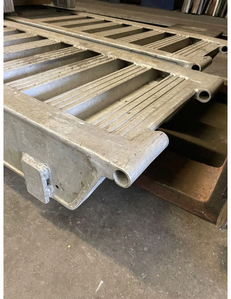 Kässbohrer Oprijplaaten - Puspiekabe zema profila platforma: foto 4 Kässbohrer Oprijplaaten - Puspiekabe zema profila platforma: foto 4