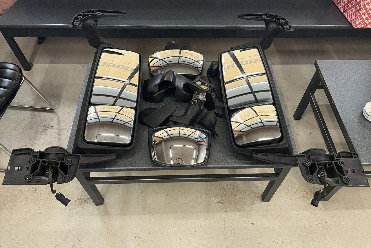 COMPLETE SET OF MIRRORS MAN TGX - Kabīne un interjers - Kravas automašīna: foto 1 COMPLETE SET OF MIRRORS MAN TGX - Kabīne un interjers - Kravas automašīna: foto 1