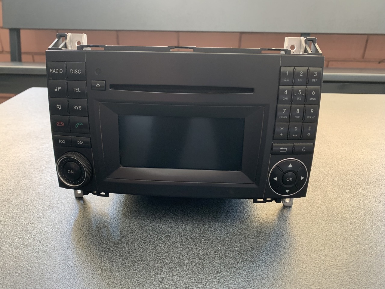 RADIO CD MERCEDES SPRINTER 906 MF2830 - Navigācijas sistēma - Komercauto: foto 1 RADIO CD MERCEDES SPRINTER 906 MF2830 - Navigācijas sistēma - Komercauto: foto 1