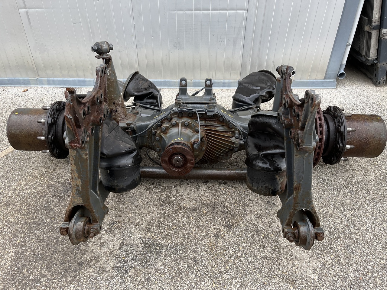 REAR AXLE WITH DIFFERENTIAL GEAR ,RATIO 29:24 - Diferenciālis - Kravas automašīna: foto 1 REAR AXLE WITH DIFFERENTIAL GEAR ,RATIO 29:24 - Diferenciālis - Kravas automašīna: foto 1
