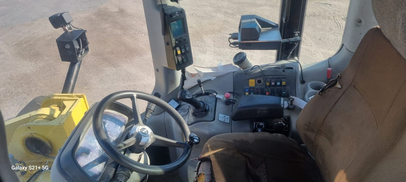 New Holland W270 - Riteņu iekrāvējs: foto 5 New Holland W270 - Riteņu iekrāvējs: foto 5