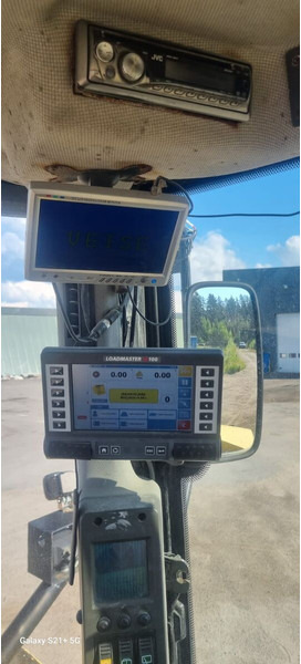 Riteņu iekrāvējs New Holland W270: foto 6 Riteņu iekrāvējs New Holland W270: foto 6