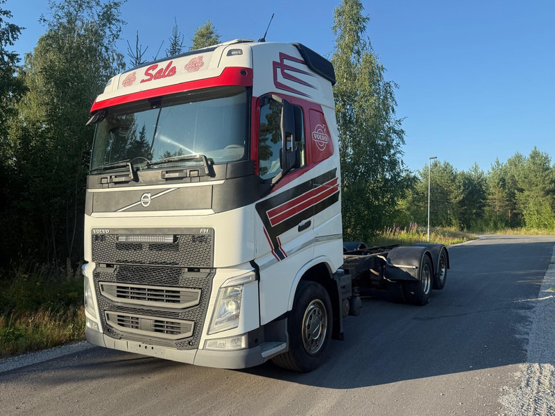 Volvo FH460 - Šasija kravas automašīna: foto 1 Volvo FH460 - Šasija kravas automašīna: foto 1