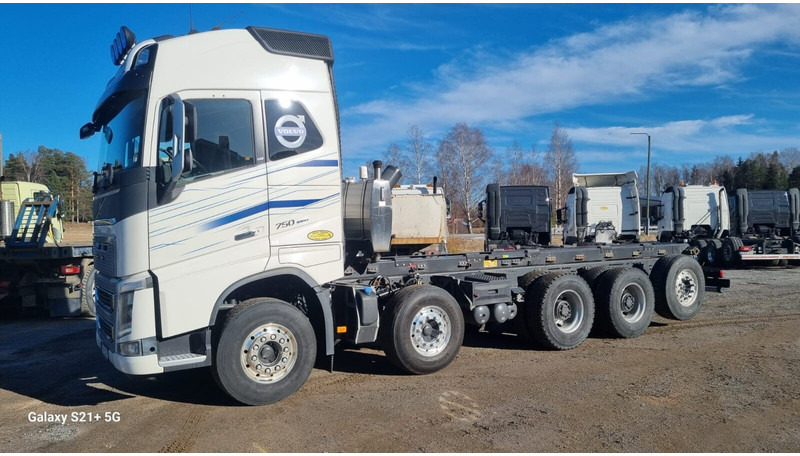 Volvo FH750 New engine and gearbox - Šasija kravas automašīna: foto 1 Volvo FH750 New engine and gearbox - Šasija kravas automašīna: foto 1