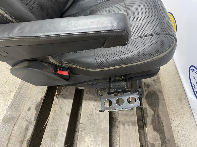 Volvo FM - Sēdeklis: foto 4 Volvo FM - Sēdeklis: foto 4