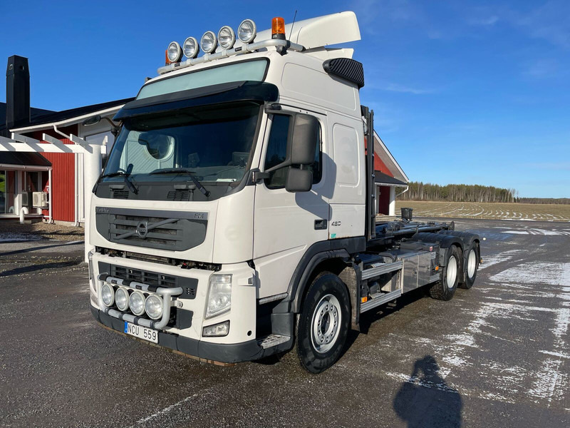 Volvo FM460 Globe 6x4 - Pacēlājs ar āķi: foto 1 Volvo FM460 Globe 6x4 - Pacēlājs ar āķi: foto 1