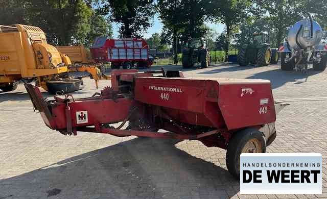 International 440 - Kīpu prese: foto 5 International 440 - Kīpu prese: foto 5