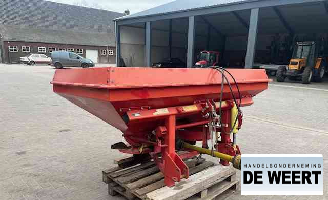 Lely centerliner stooier , front aandrijving - Minerālmēslu izkliedētājs: foto 1 Lely centerliner stooier , front aandrijving - Minerālmēslu izkliedētājs: foto 1