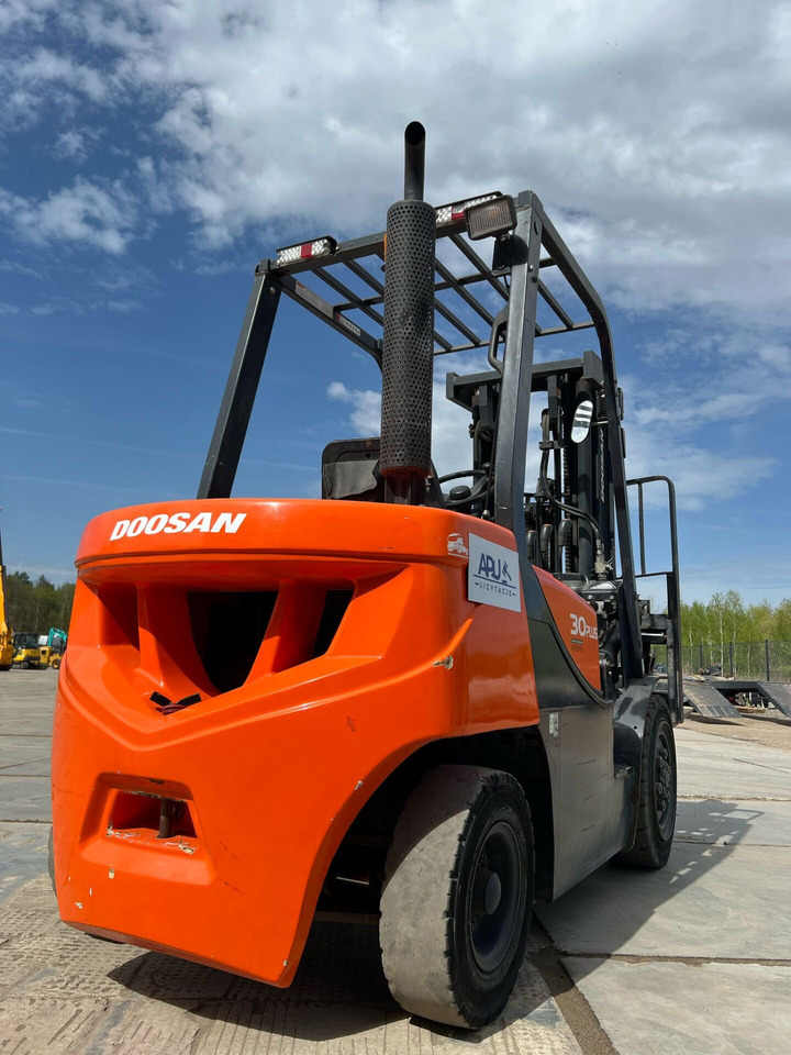 DOOSAN D30 GP - Autokrāvējs: foto 4 DOOSAN D30 GP - Autokrāvējs: foto 4