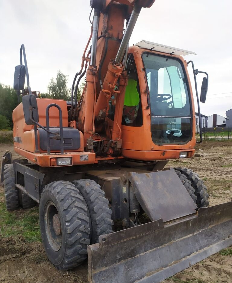 Doosan DX160 w - Riteņu ekskavators: foto 3 Doosan DX160 w - Riteņu ekskavators: foto 3