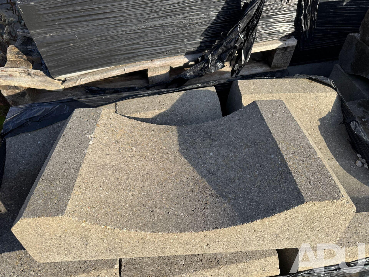 Koryto/Korytko Betonowe Odwodnieniowe 60x33x15 - Celtniecības maisītājs: foto 2 Koryto/Korytko Betonowe Odwodnieniowe 60x33x15 - Celtniecības maisītājs: foto 2