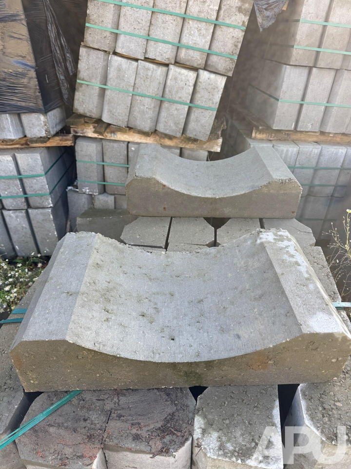 Koryto/Korytko Betonowe Odwodnieniowe 60x33x15 - Celtniecības maisītājs: foto 1 Koryto/Korytko Betonowe Odwodnieniowe 60x33x15 - Celtniecības maisītājs: foto 1