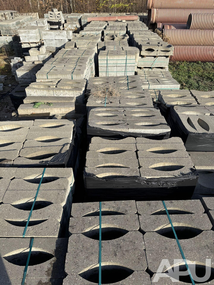 Koryto/Korytko Betonowe Odwodnieniowe 60x33x15 - Celtniecības maisītājs: foto 4 Koryto/Korytko Betonowe Odwodnieniowe 60x33x15 - Celtniecības maisītājs: foto 4