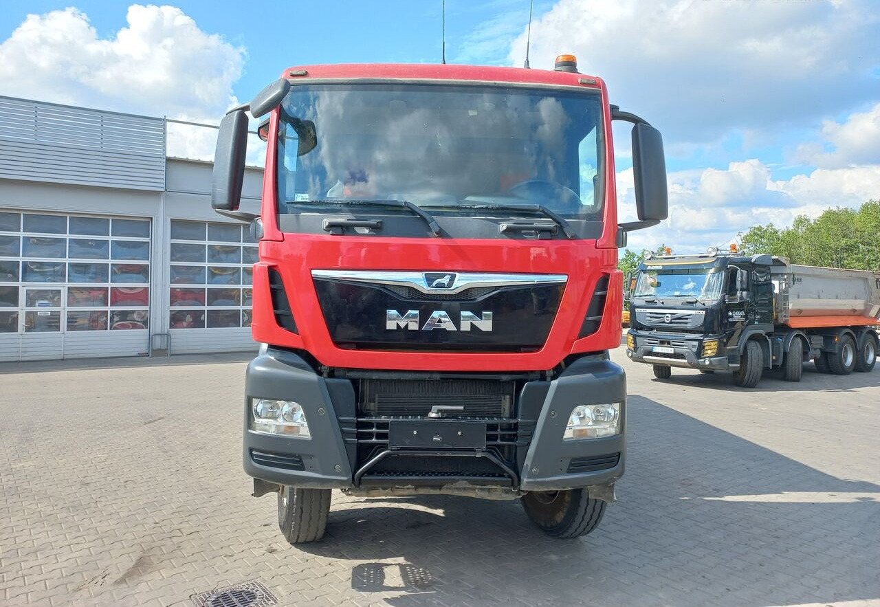 MAN TGS 41.460 - Kravas automašīna pašizgāzējs: foto 2 MAN TGS 41.460 - Kravas automašīna pašizgāzējs: foto 2
