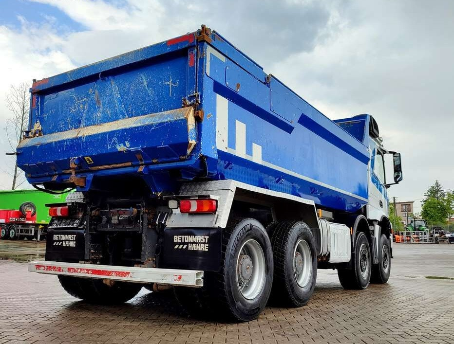 Mercedes-Benz Arocs 4151 - Kravas automašīna pašizgāzējs: foto 4 Mercedes-Benz Arocs 4151 - Kravas automašīna pašizgāzējs: foto 4