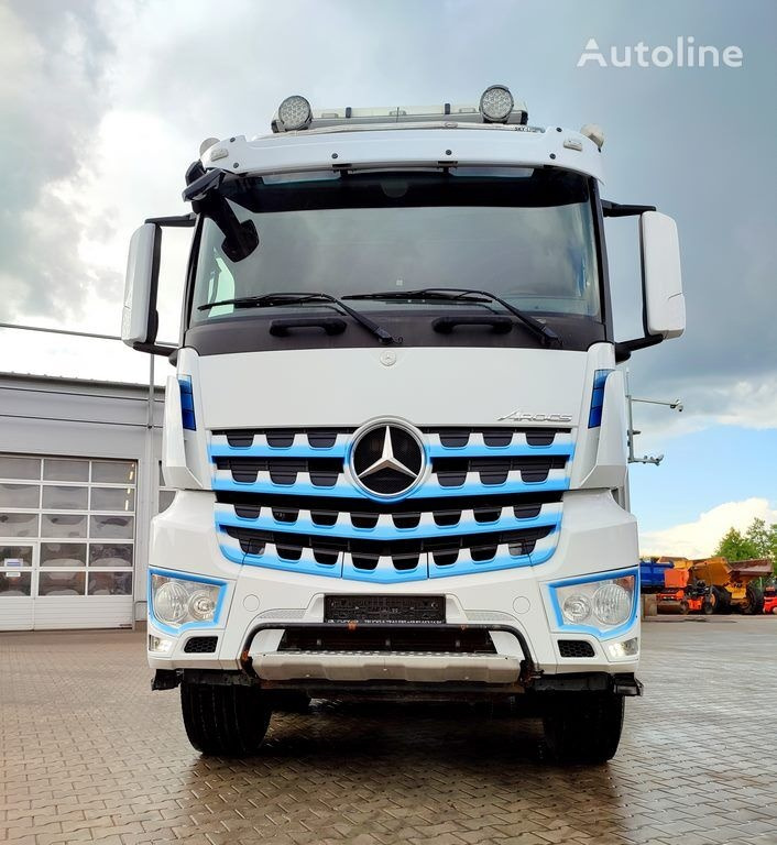 Mercedes-Benz Arocs 4151 - Kravas automašīna pašizgāzējs: foto 2 Mercedes-Benz Arocs 4151 - Kravas automašīna pašizgāzējs: foto 2
