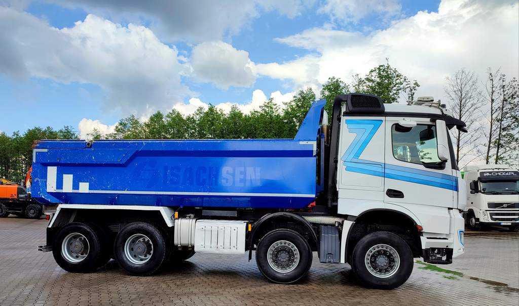 Mercedes-Benz Arocs 4151 - Kravas automašīna pašizgāzējs: foto 5 Mercedes-Benz Arocs 4151 - Kravas automašīna pašizgāzējs: foto 5