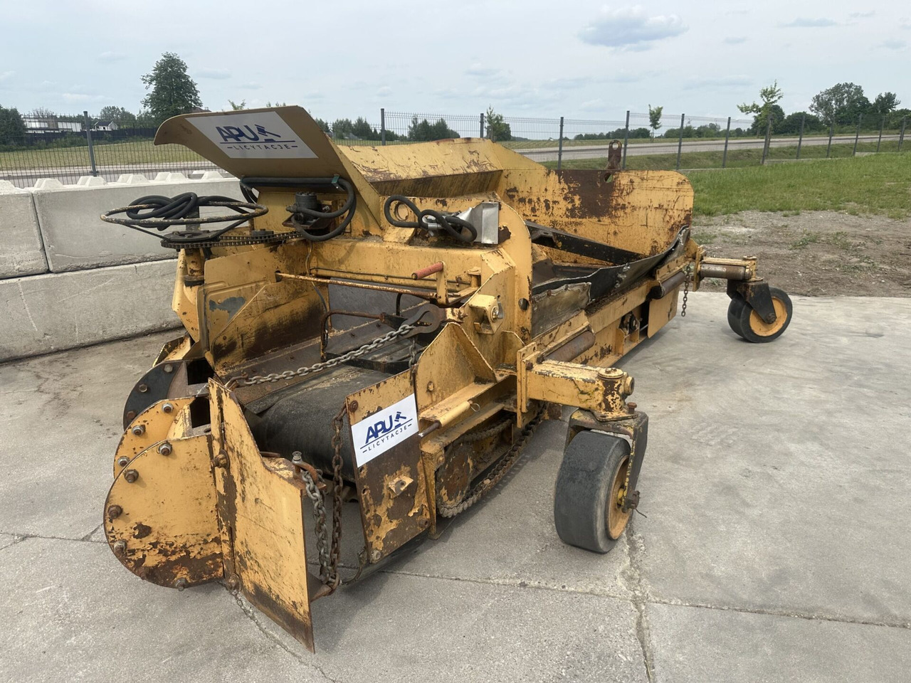 WISCONSIN ENGINE V461D poboczarka - Skrēperis: foto 1 WISCONSIN ENGINE V461D poboczarka - Skrēperis: foto 1