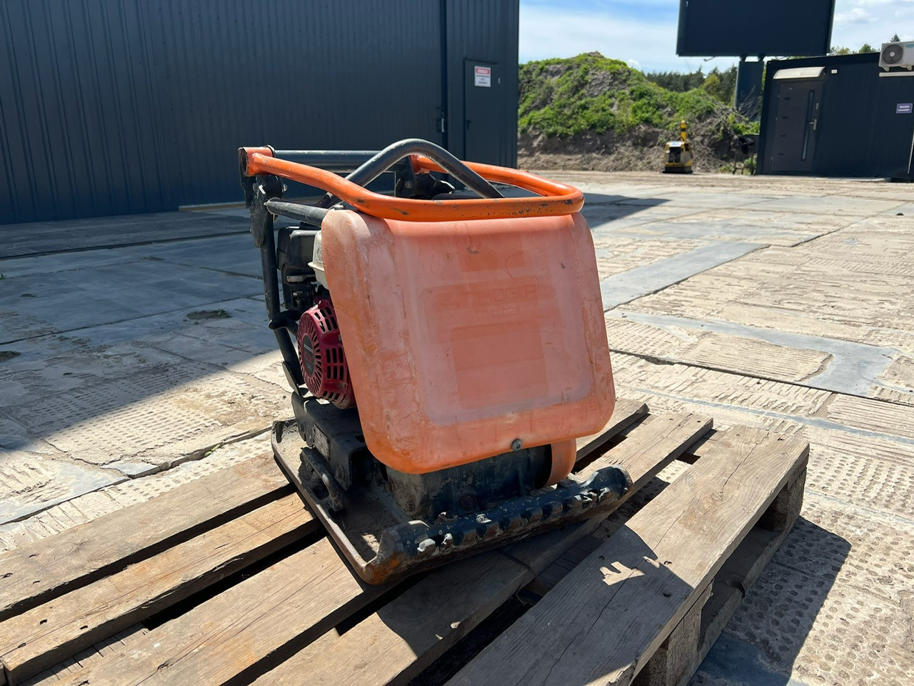 Zagęszczarka ALTRAD BELLE FC4000E PCX13/40 - Vibrobliete: foto 3 Zagęszczarka ALTRAD BELLE FC4000E PCX13/40 - Vibrobliete: foto 3