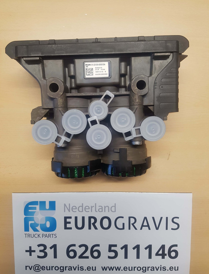 81521066069 EBS VALVE 2-WAY KNORR BREMSE MAN TGS BASIC 6x2 - Bremžu vārsts - Kravas automašīna: foto 1 81521066069 EBS VALVE 2-WAY KNORR BREMSE MAN TGS BASIC 6x2 - Bremžu vārsts - Kravas automašīna: foto 1
