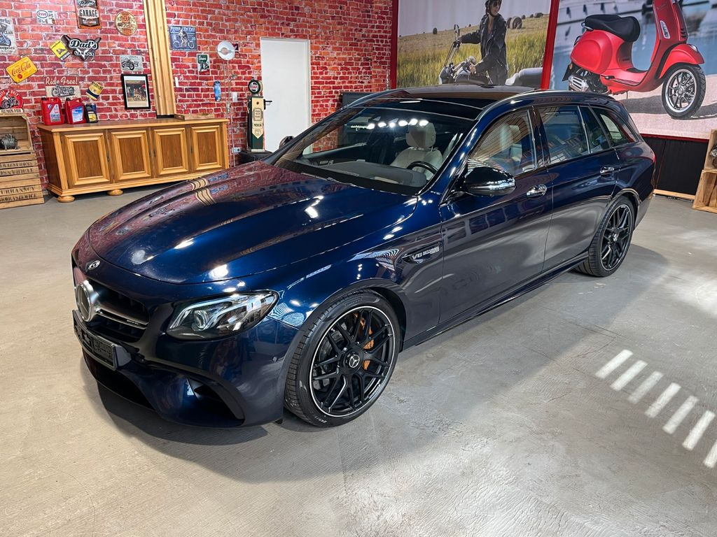 Vieglā automašīna Mercedes-Benz E 63 S V8 AMG 4Matic, LED, Pano, 360°, Keramik: foto 1