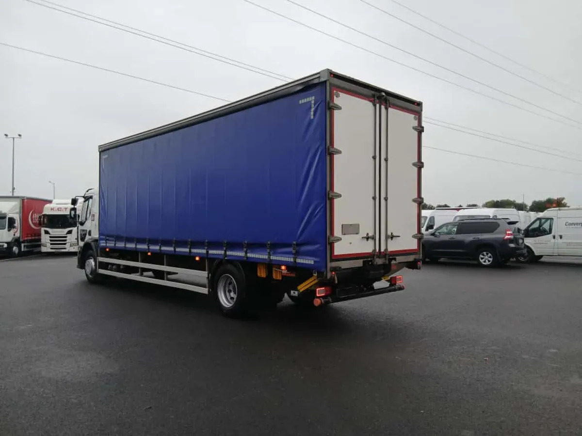 2020 Renault D18 Wide Curtainsider - Kravas automašīna ar tentu: foto 5 2020 Renault D18 Wide Curtainsider - Kravas automašīna ar tentu: foto 5