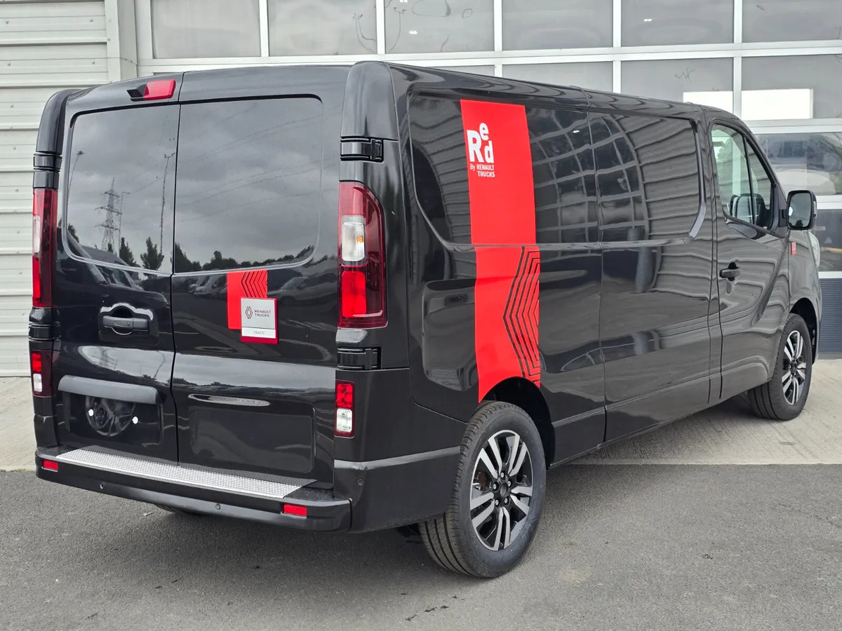NEW Renault Trafic Exclusive 170BHP/150BHP Auto Black - Kravas mikroautobuss: foto 2 NEW Renault Trafic Exclusive 170BHP/150BHP Auto Black - Kravas mikroautobuss: foto 2