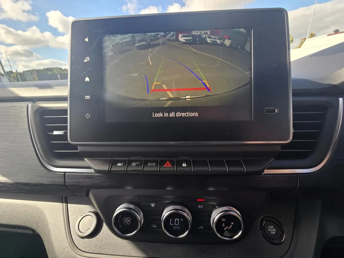 NEW Renault Trafic Exclusive 170BHP/150BHP Manual Black - Kravas mikroautobuss: foto 5 NEW Renault Trafic Exclusive 170BHP/150BHP Manual Black - Kravas mikroautobuss: foto 5