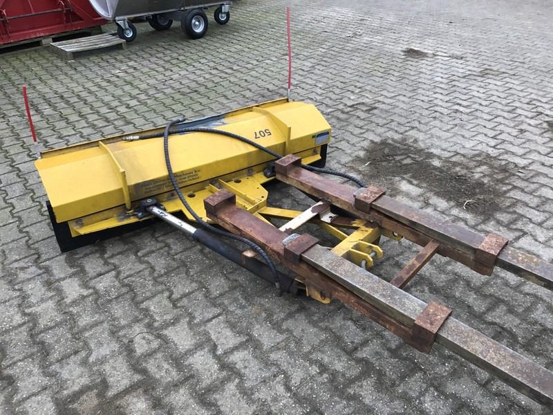 NIDO Sneeuwschuif - Sniega arkls - Lauksaimniecības tehnika: foto 1 NIDO Sneeuwschuif - Sniega arkls - Lauksaimniecības tehnika: foto 1