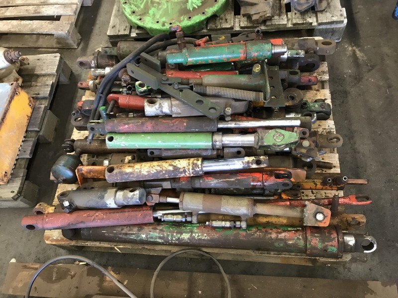 Grote partij hydraulische cilinders - Hidrauliskais cilindrs - Lauksaimniecības tehnika: foto 5 Grote partij hydraulische cilinders - Hidrauliskais cilindrs - Lauksaimniecības tehnika: foto 5