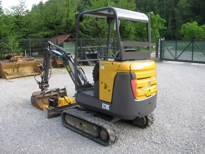 Volvo EC18C 3 žlice + kladivo Volvo HB02 - Mini-ekskavators: foto 3 Volvo EC18C 3 žlice + kladivo Volvo HB02 - Mini-ekskavators: foto 3