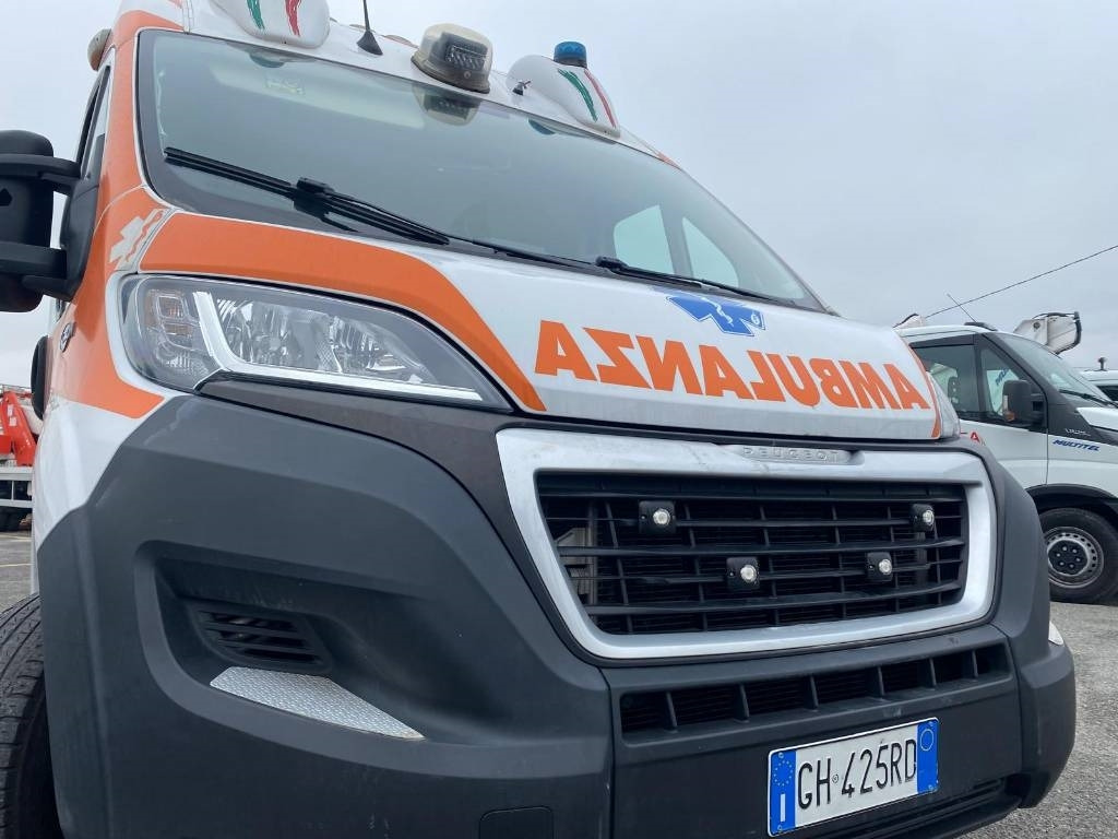 Fiat Ducato - Ātrās palīdzības mašīna: foto 4 Fiat Ducato - Ātrās palīdzības mašīna: foto 4