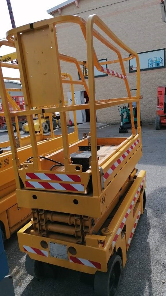 Haulotte Optimum 8 - Šķērveida pacēlājs: foto 4 Haulotte Optimum 8 - Šķērveida pacēlājs: foto 4