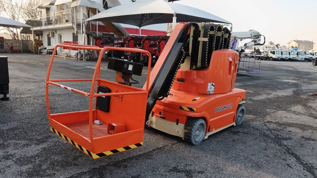 Toucan 1210 - Teleskopiskais pacēlājs: foto 1 Toucan 1210 - Teleskopiskais pacēlājs: foto 1