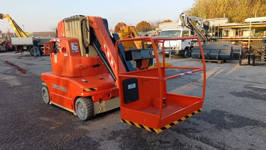 Toucan 1210 - Teleskopiskais pacēlājs: foto 2 Toucan 1210 - Teleskopiskais pacēlājs: foto 2