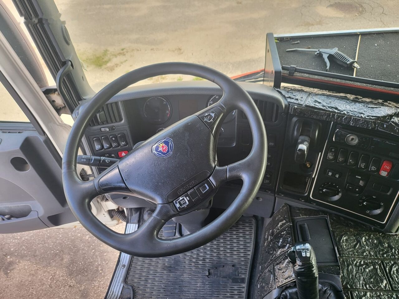 Interior photo 1: Kravas automašīna refrižerators Scania Scania Schmitz Cargobull P 400 P 400 ZKO 18