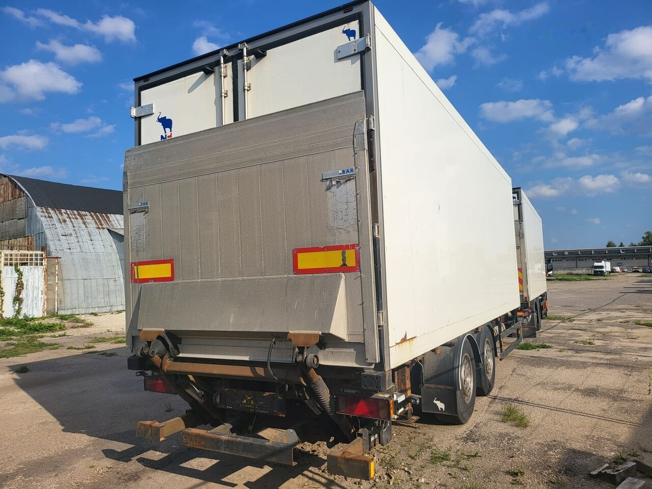 Scania Scania Schmitz Cargobull P 400 P 400 ZKO 18 - Kravas automašīna refrižerators: foto 4 Scania Scania Schmitz Cargobull P 400 P 400 ZKO 18 - Kravas automašīna refrižerators: foto 4