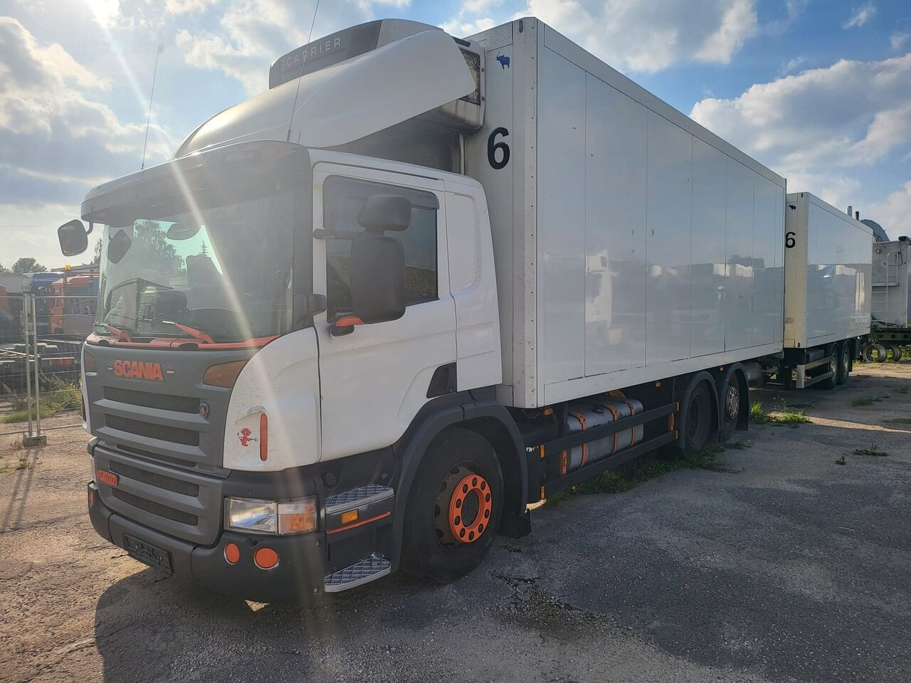 Scania Scania Schmitz Cargobull P 400 P 400 ZKO 18 - Kravas automašīna refrižerators: foto 2 Scania Scania Schmitz Cargobull P 400 P 400 ZKO 18 - Kravas automašīna refrižerators: foto 2