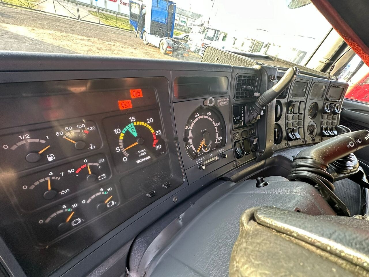 Vilcējs Scania R124: foto 10