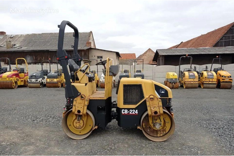Caterpillar CB -224 Úthenger - Veltnis: foto 1 Caterpillar CB -224 Úthenger - Veltnis: foto 1