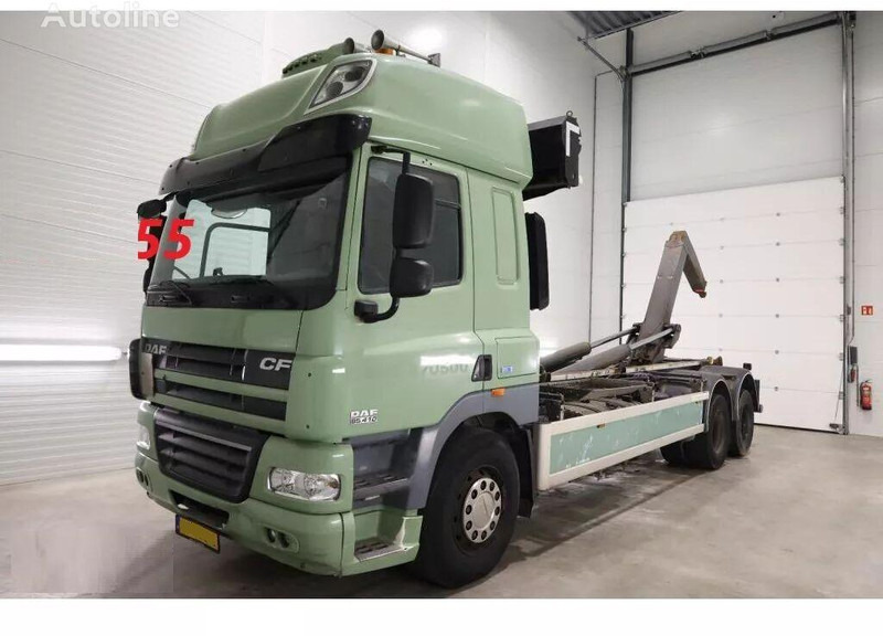 DAF CF 85.410 - Pacēlājs ar āķi: foto 1 DAF CF 85.410 - Pacēlājs ar āķi: foto 1
