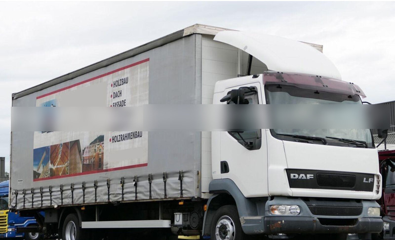 DAF LF 45.220 P+P + Tail lift - Kravas automašīna ar tentu: foto 2 DAF LF 45.220 P+P + Tail lift - Kravas automašīna ar tentu: foto 2