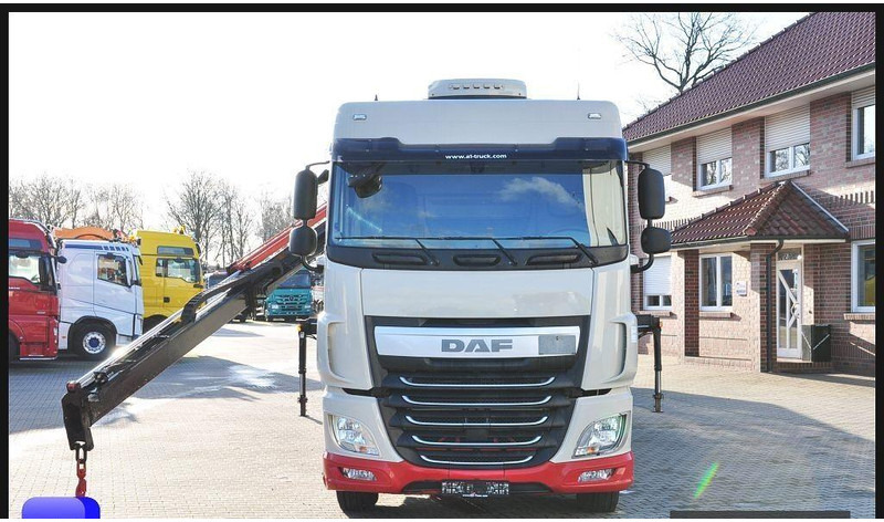 DAF XF 440 - Bortu kravas automašīna/ Platforma, Kravas auto ar manipulatoru: foto 2 DAF XF 440 - Bortu kravas automašīna/ Platforma, Kravas auto ar manipulatoru: foto 2