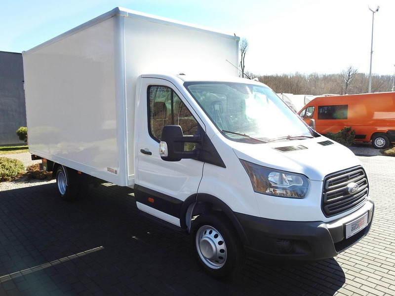 Ford TRANSIT KONTENER WINDA 8 PALET BLIŹNIACZE KOŁA KLIMATYZACJA 13 - Furgons ar slēgtā virsbūve: foto 4 Ford TRANSIT KONTENER WINDA 8 PALET BLIŹNIACZE KOŁA KLIMATYZACJA 13 - Furgons ar slēgtā virsbūve: foto 4
