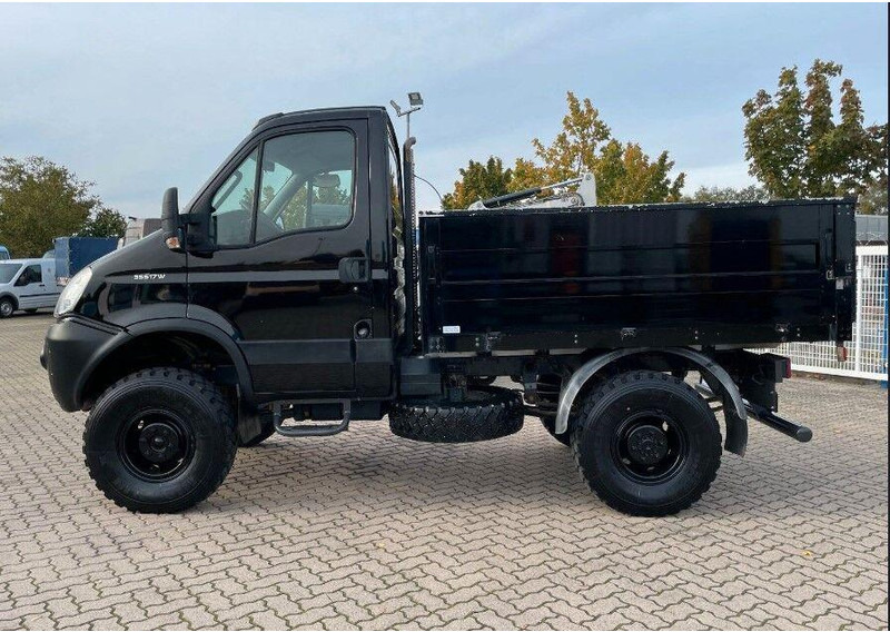 Iveco 35S17 W 4x4 Flatbed - Automašīna ar kravas platformu: foto 4 Iveco 35S17 W 4x4 Flatbed - Automašīna ar kravas platformu: foto 4